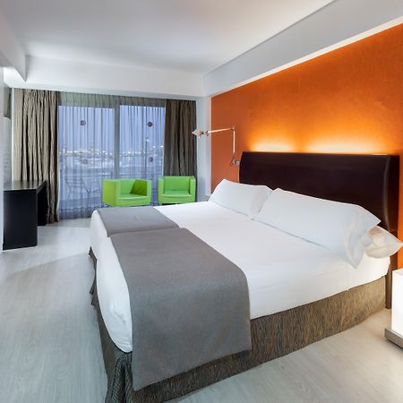 Hotel Cristina By Tigotan Las Palmas - Adults Only Exterior foto A room at the hotel