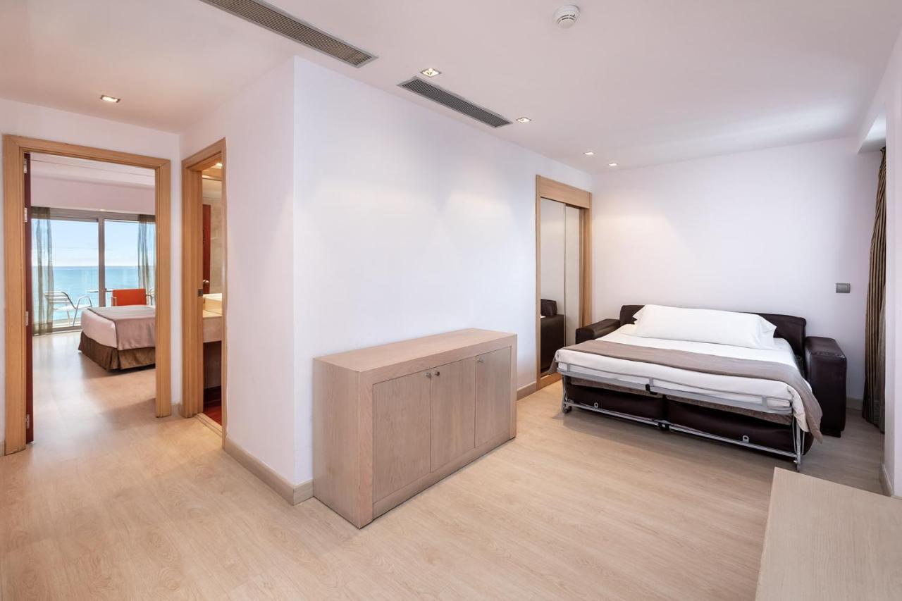 Hotel Cristina By Tigotan Las Palmas - Adults Only Exterior foto A suite at the hotel