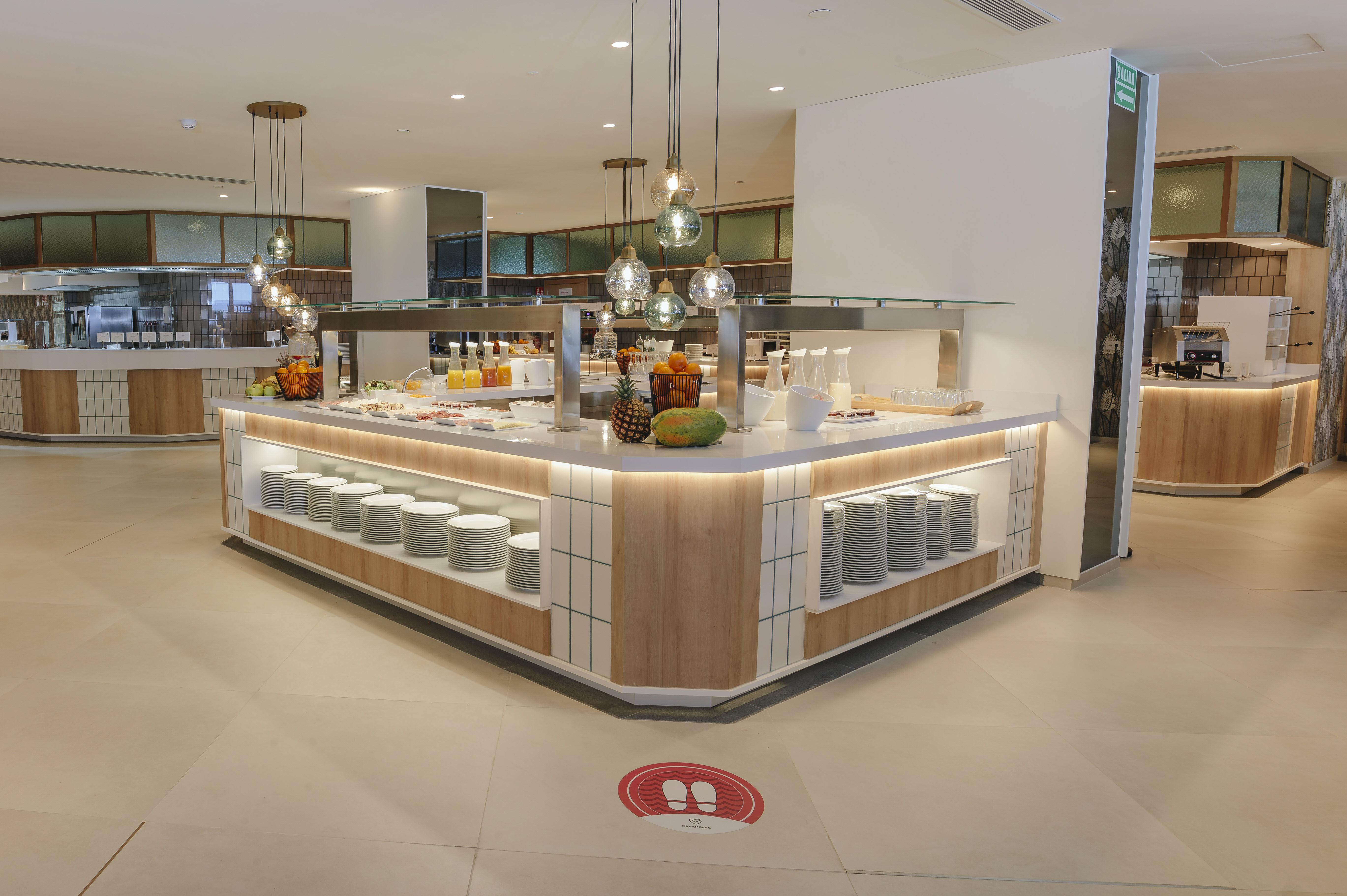Hotel Cristina By Tigotan Las Palmas - Adults Only Exterior foto The buffet at the lounge