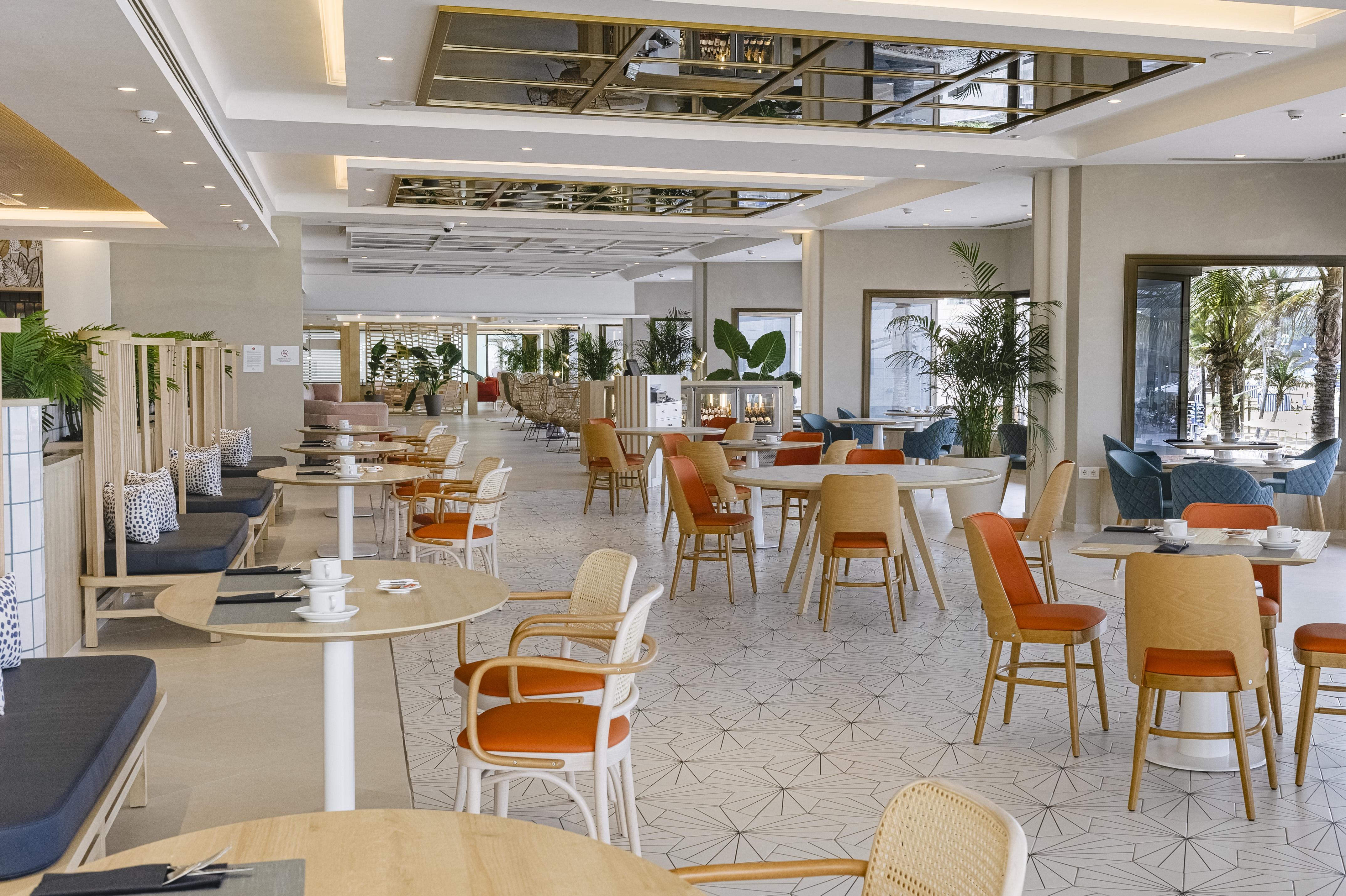 Hotel Cristina By Tigotan Las Palmas - Adults Only Exterior foto The lounge at the airport